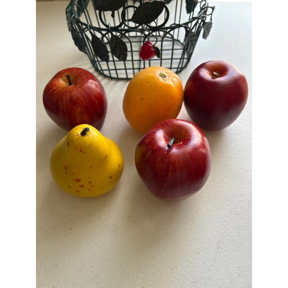 Wire Basket With Artificial Fruit Set - Strawberries Apples Orange Pear Grapes - Picture 4 of 8